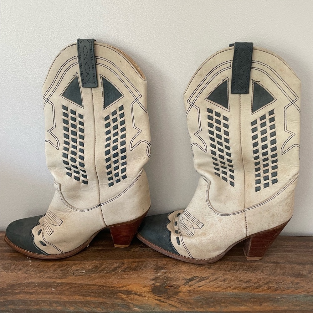 Beautiful Vintage 1980s Cream and Black Zodiac Boots